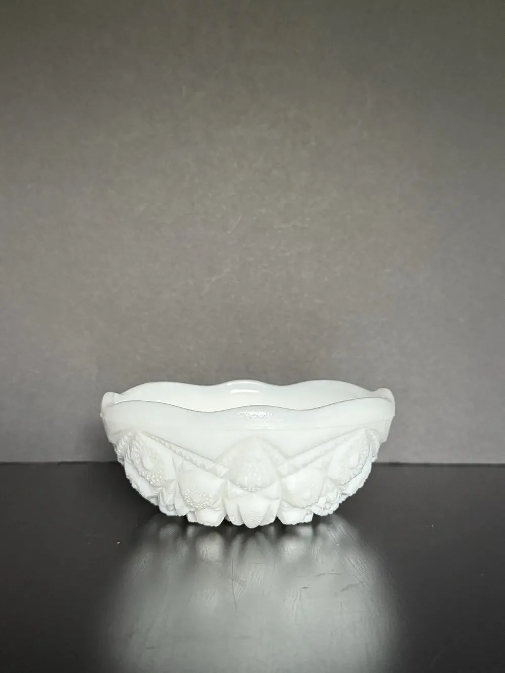 Vintage McKee Kemple Press Cut Milk Glass Fentec Berry Dessert Bowl 4.5”